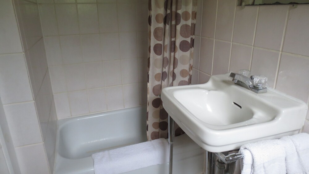 The Villager Motel - photo 28