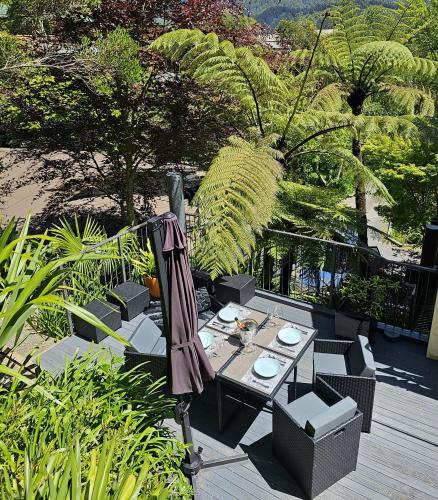 Beautiful Apartment Surrounded by Native Bush — 4-Star Luxury Hotel in Picton, New Zealand