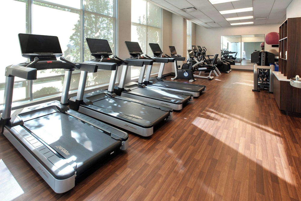 Courtyard Philadelphia South at The Navy Yard - photo 25
