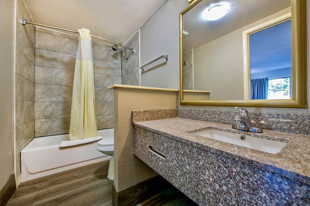 Motel6 Birmingham AL Medical Center - photo 18