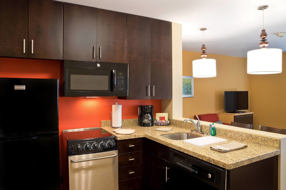 TownePlace Suites by Marriott Dodge City - photo 10
