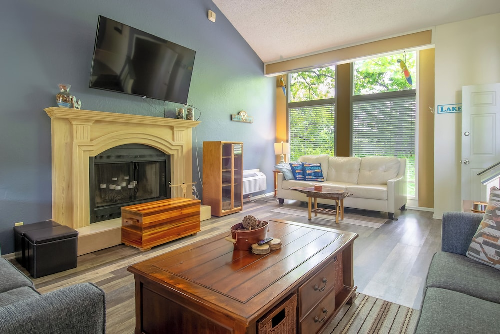 1 Mi to Margaritaville Resort: Cottage w Fire Pit - photo 4