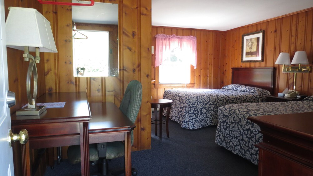 The Villager Motel - photo 9