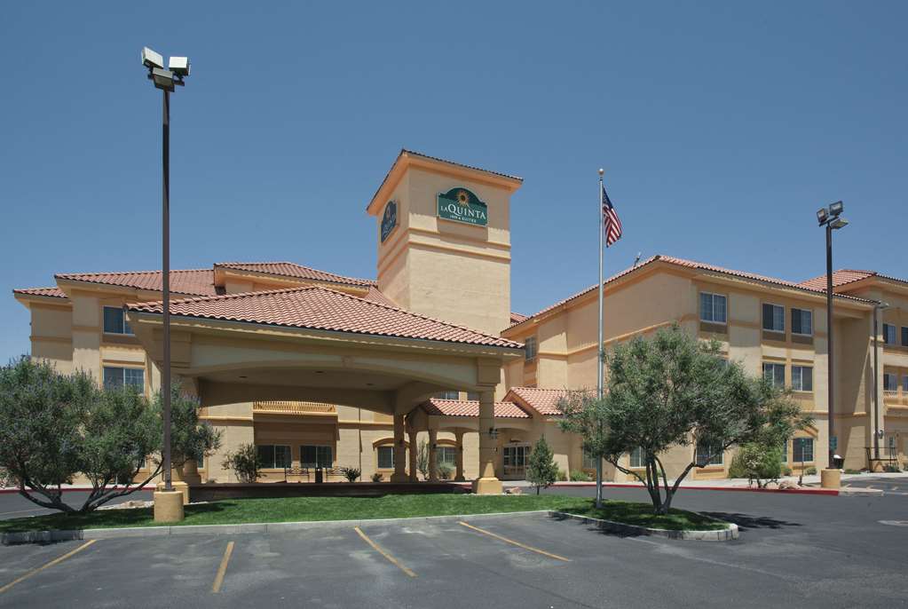 La Quinta Inn & Suites by Wyndham Albuquerque Midtown - photo 5