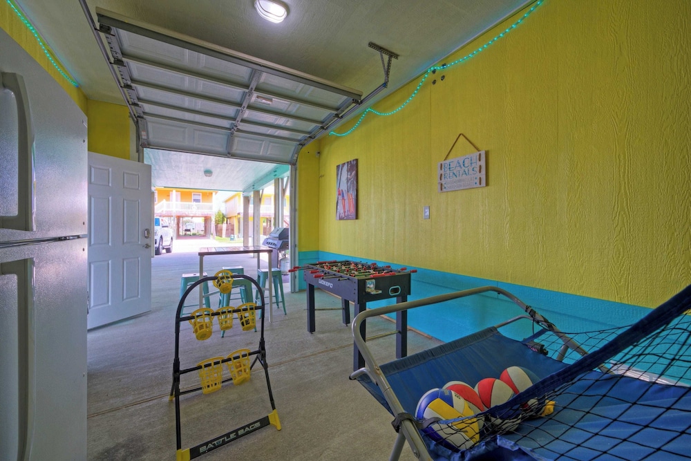 Knot A Care by Avantstay Private Pool Game Room - photo 8