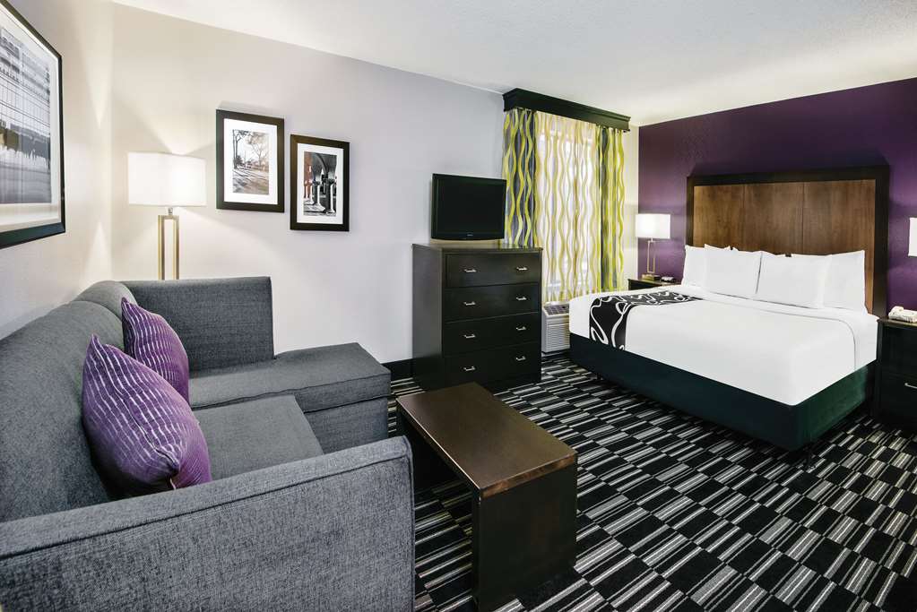 La Quinta Inn Suites Houston North Spring - photo 16