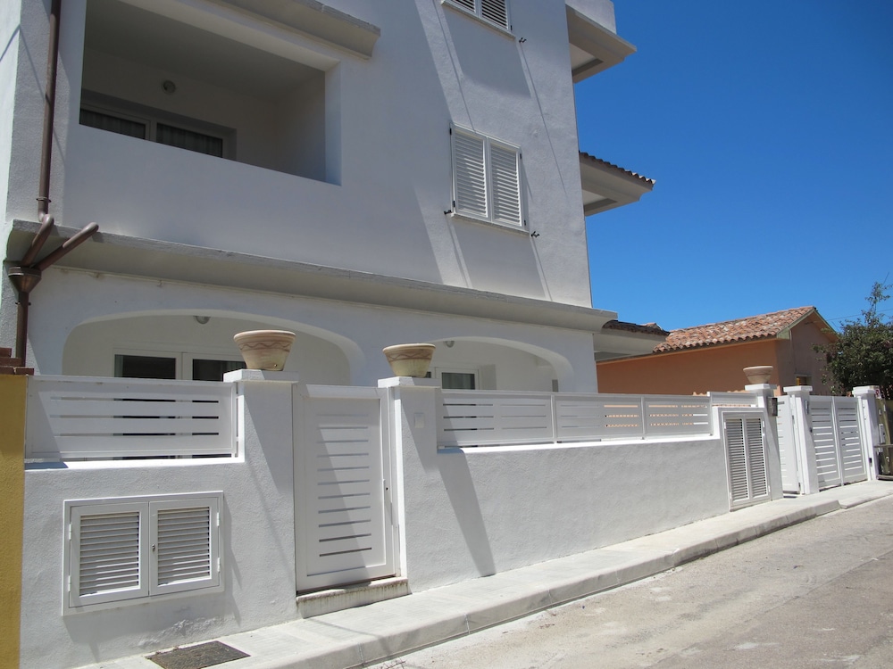 Guest House Suite Olbia — 4-Star Luxury Hotel in Olbia, Italy