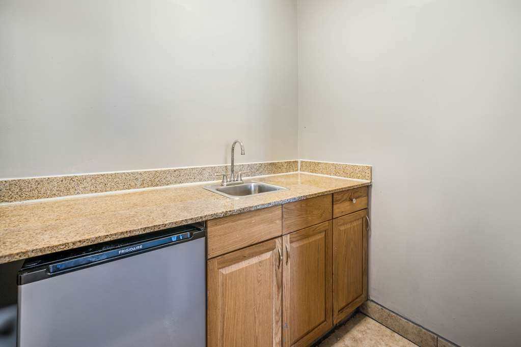 Motel 6 Toms River NJ Near Seaside Heights - photo 17
