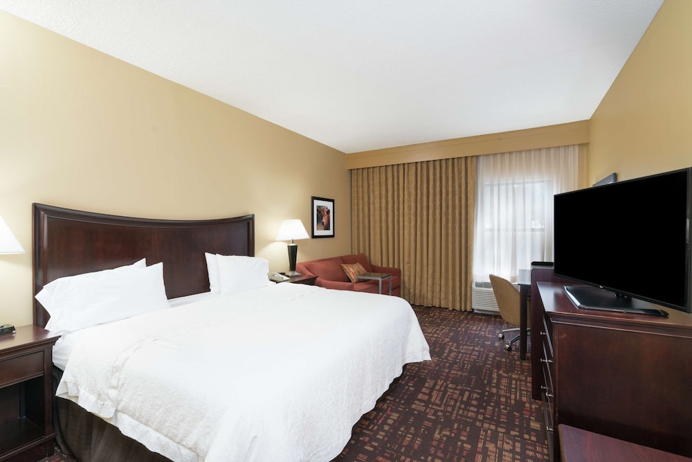 Hampton Inn Corydon - photo 9