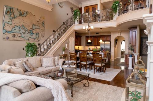 Downtown Palazzo Romano 3 Bedroom Executive Suite — 4-Star Luxury Hotel in Colorado Springs, United States