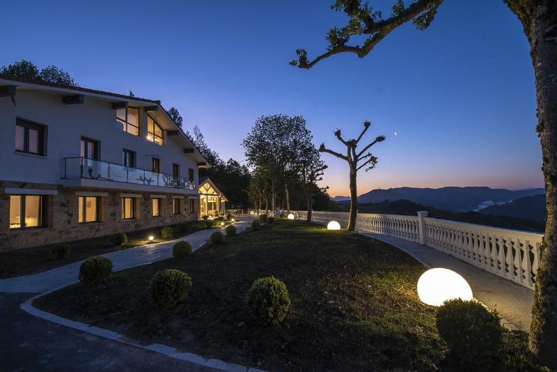 Ixua Hotela — hotel in Eibar