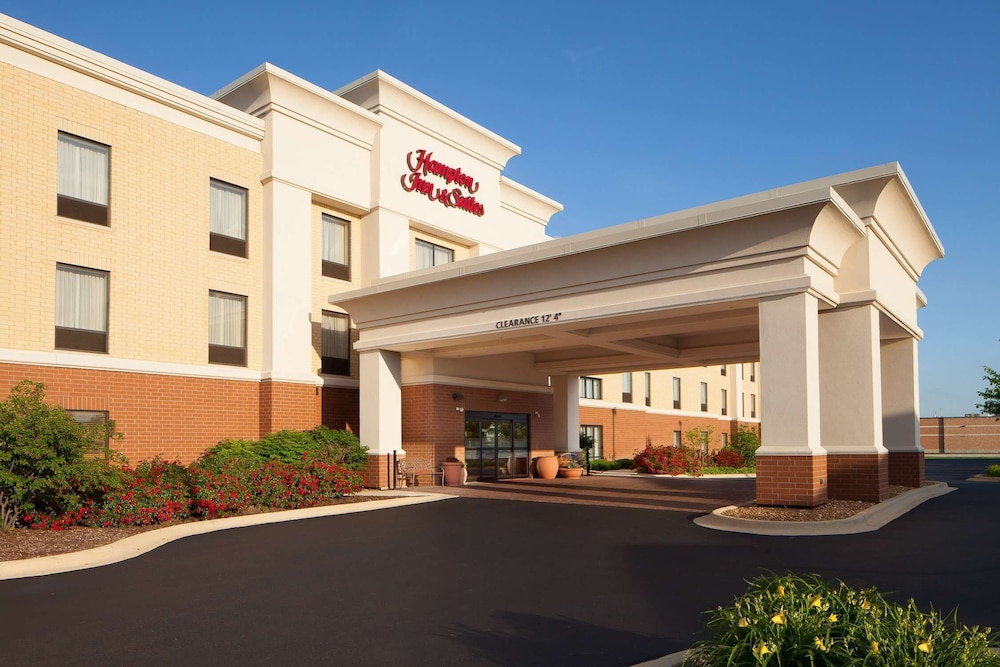 Hampton Inn & Suites Chicago St. Charles - featured photo