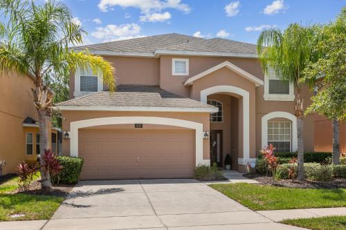 The Citrus Villa An Entertainer's Delight — 4-Star Luxury Hotel in Davenport, United States