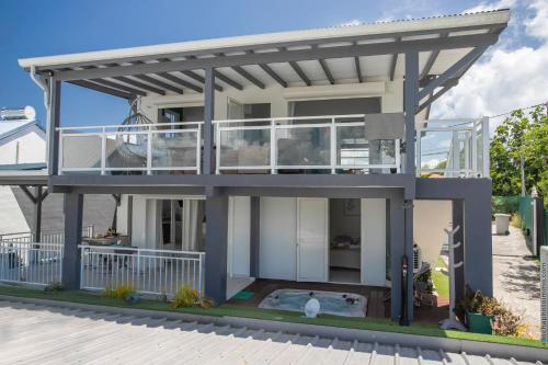 La villa montobanez — 4-Star Luxury Hotel in Le Gosier, Guadeloupe