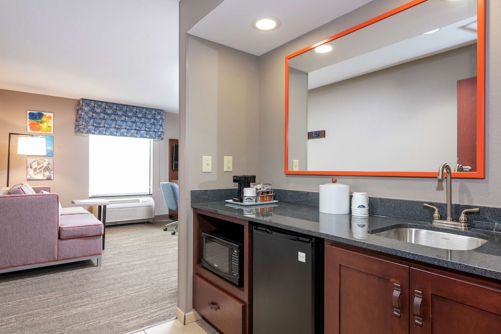 Hampton Inn & Suites Marshalltown - photo 27