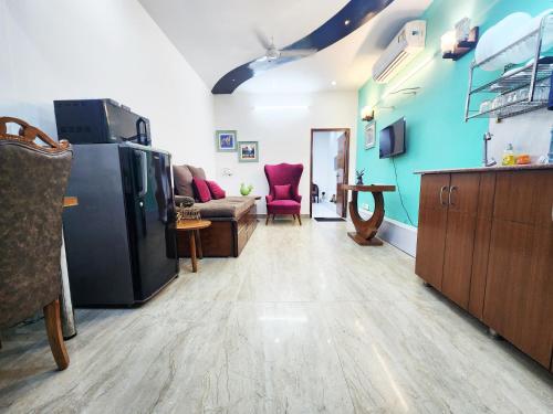 Economical Modern 1BHK Unit Prime Location 6 — 4-Star Luxury Hotel in New Delhi, India