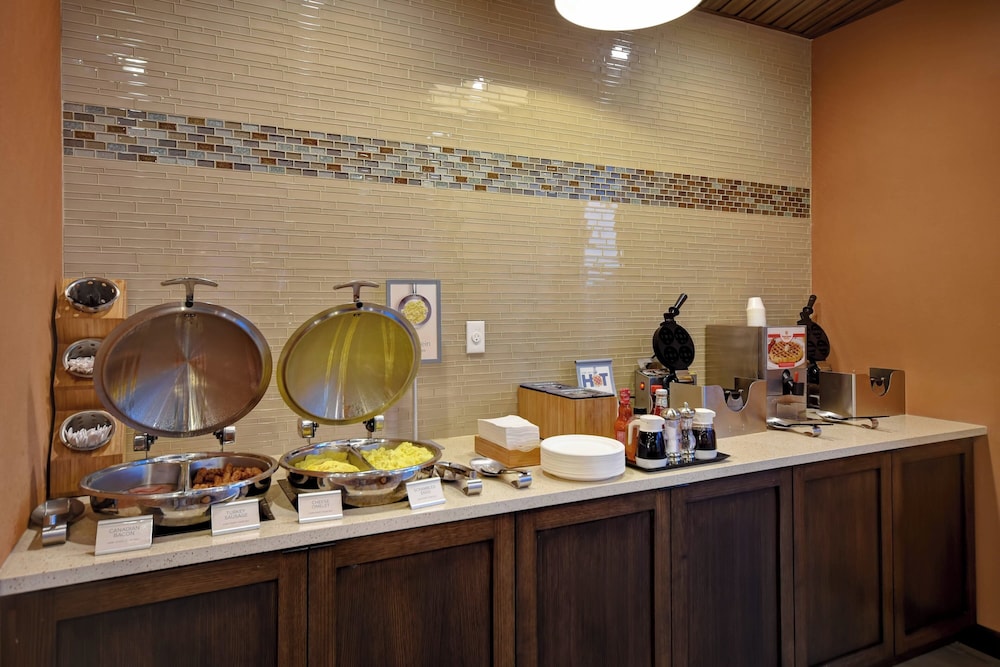 Fairfield Inn & Suites by Marriott Milwaukee North - photo 20