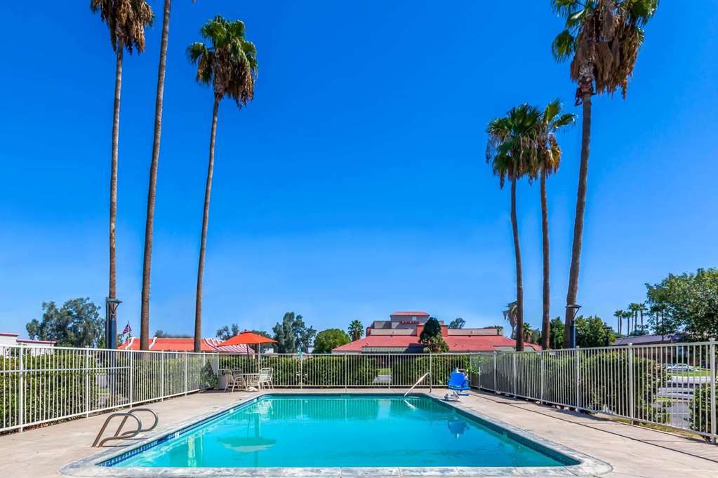 Super 8 by Wyndham Bakersfield Central - photo 5