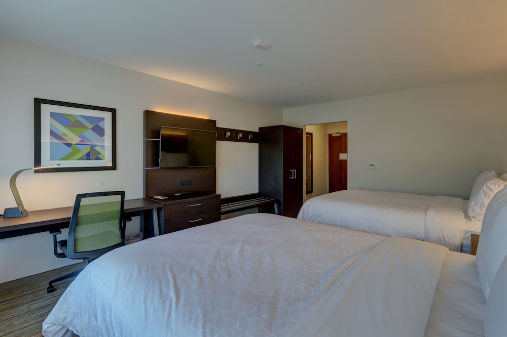 Holiday Inn Express & Suites Auburn Downtown by IHG - photo 12