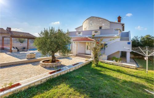 4 Bedroom Awesome Home In Vodnjan — Vodnjan — photo 3