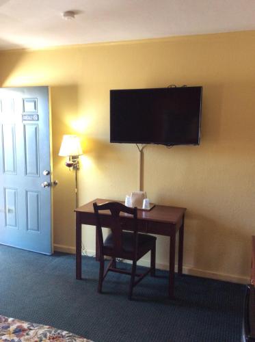GreenLawn Motel - photo 11