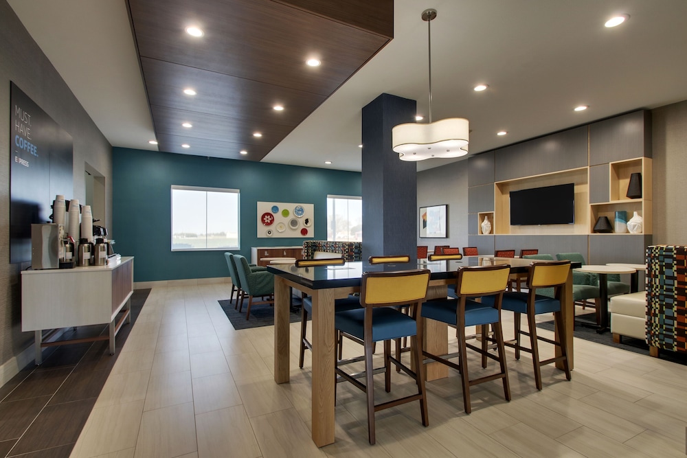 Holiday Inn Express Hotel & Suites Vernon College Area by IHG - photo 45