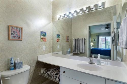 Spacious Golf Club Condo Membership Available — 4-Star Luxury Hotel in Naples, United States