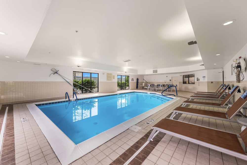 Hampton Inn by Hilton Columbus I 70E Hamilton Rd - photo 44