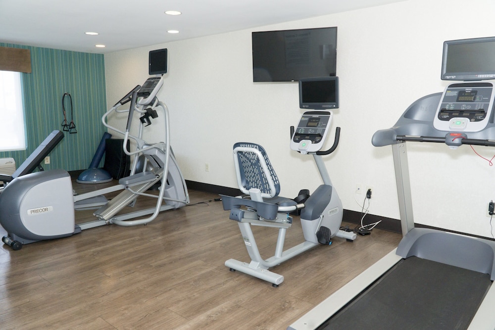Holiday Inn Express Hotel & Suites Madison by IHG - photo 57