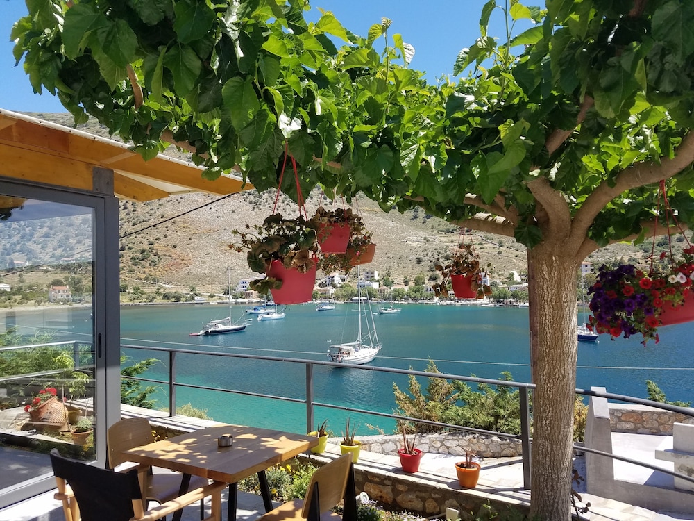 Evia Silence Boutique Hotel — hotel in Aliveri