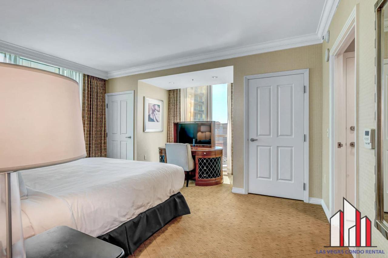 MGM Signature 25 702 1Bedroom 2Bath Balcony Suite