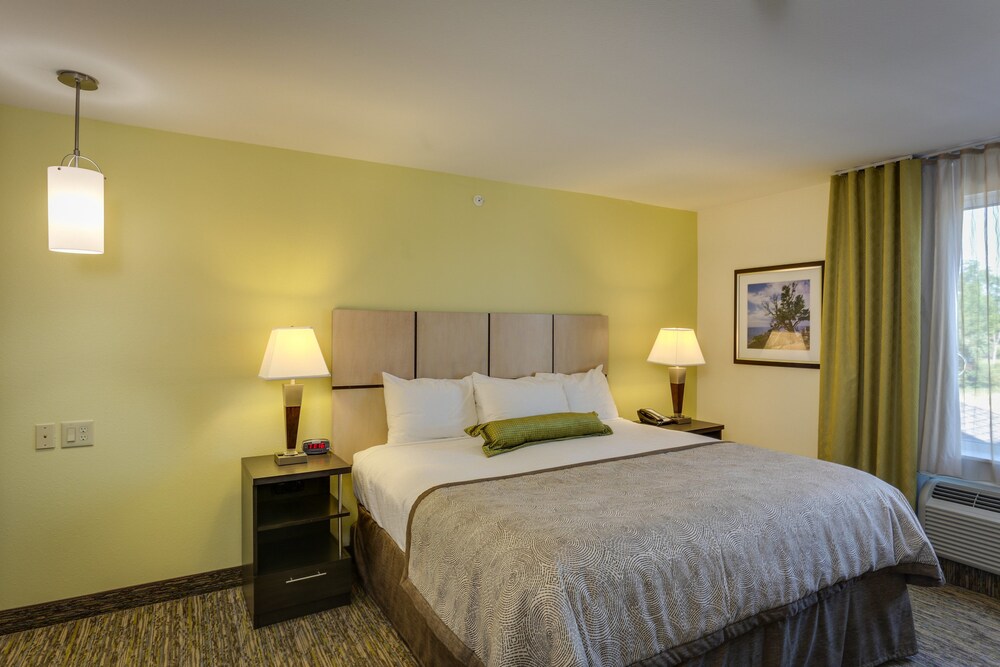 Candlewood Suites College Station At University by IHG - photo 16