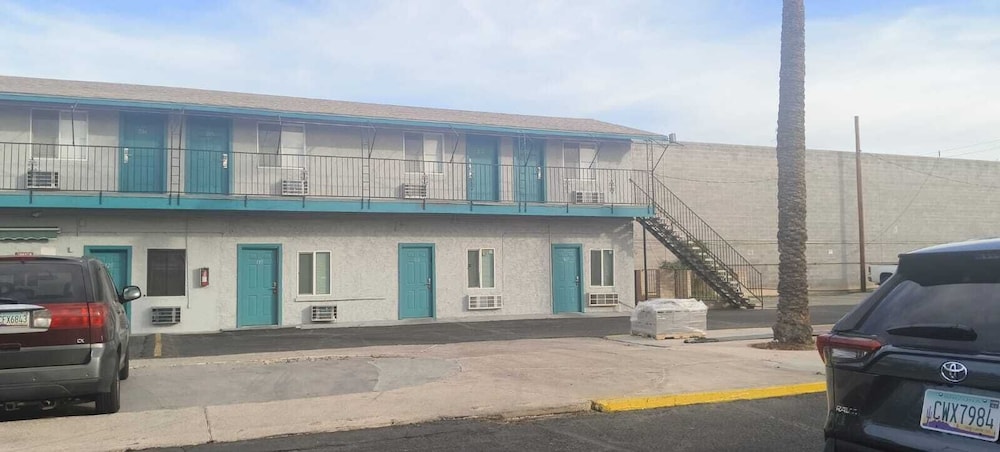 Motel 7 By Oyo Near Phoenix Airport - photo 36