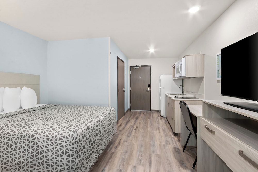 WoodSpring Suites Chandler Phoenix Medical Center - photo 11