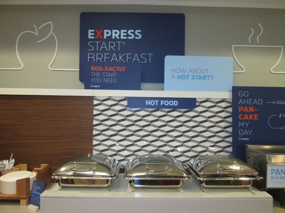Holiday Inn Express Cloverdale by IHG - photo 57
