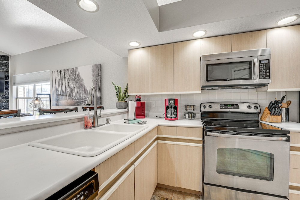Branson Condo with Resort Amenities and Marina Views - photo 2
