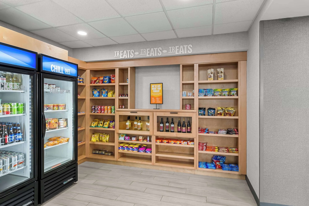 Hampton Inn & Suites Charlotte Airport - photo 46