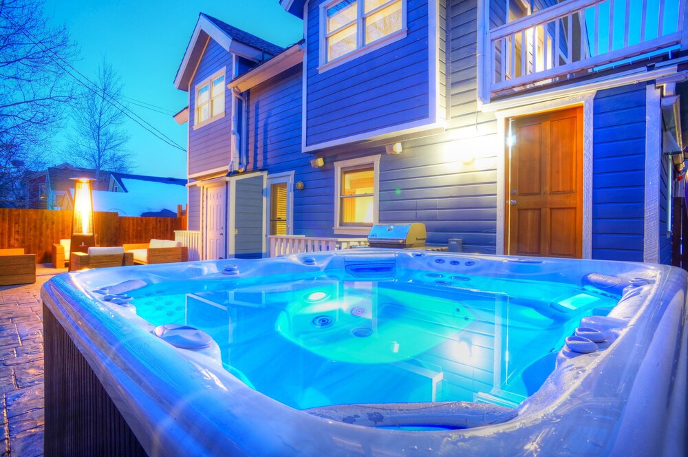 Abode off Main in Bridgeport, United States