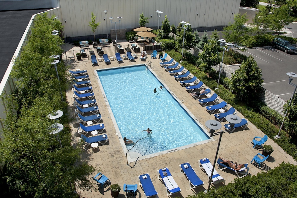 Toronto Don Valley Hotel and Suites — hotel in Toronto