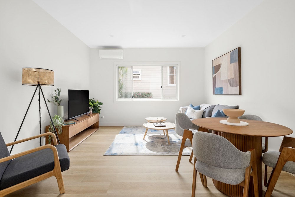 Urban Rest Neutral Bay Apartments — 4-Star Luxury Hotel in Neutral Bay, Australia