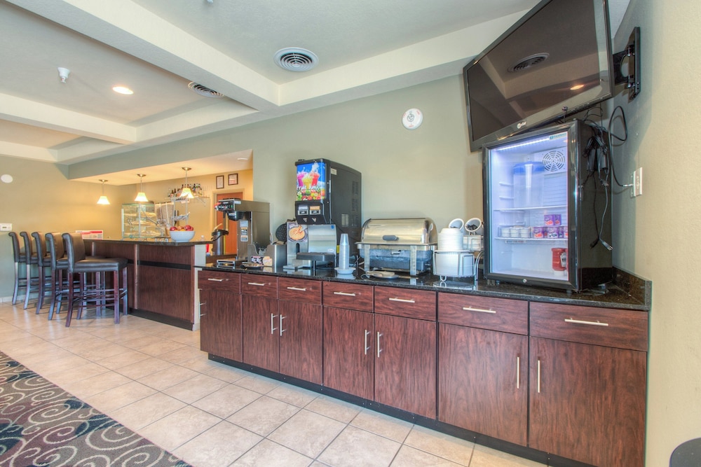 Cobblestone Inn & Suites Wray - photo 36