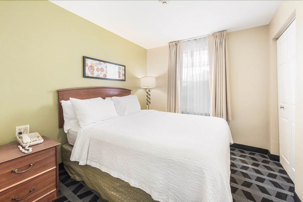 Towneplace Suites by Marriott Cincinnati Blue Ash - photo 11