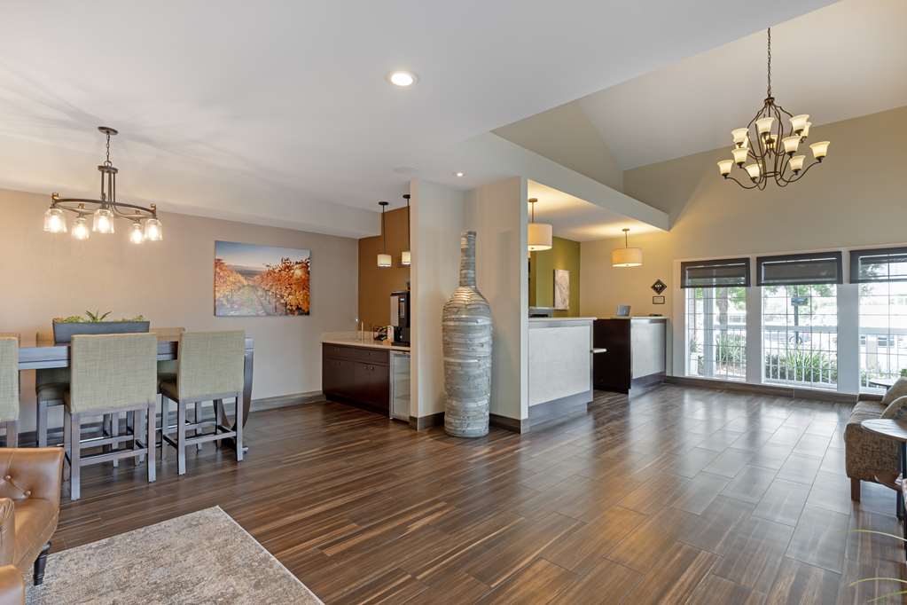 Best Western Plus Inn At The Vines - photo 5