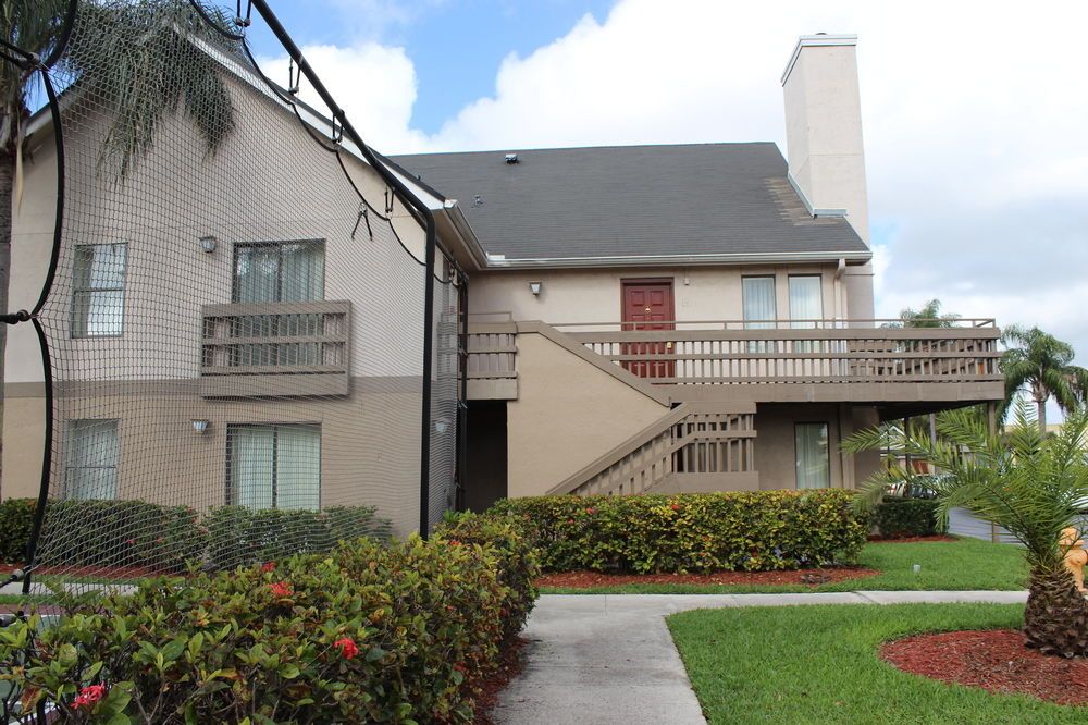 Doral Inn & Suites Miami Airport West - photo 32