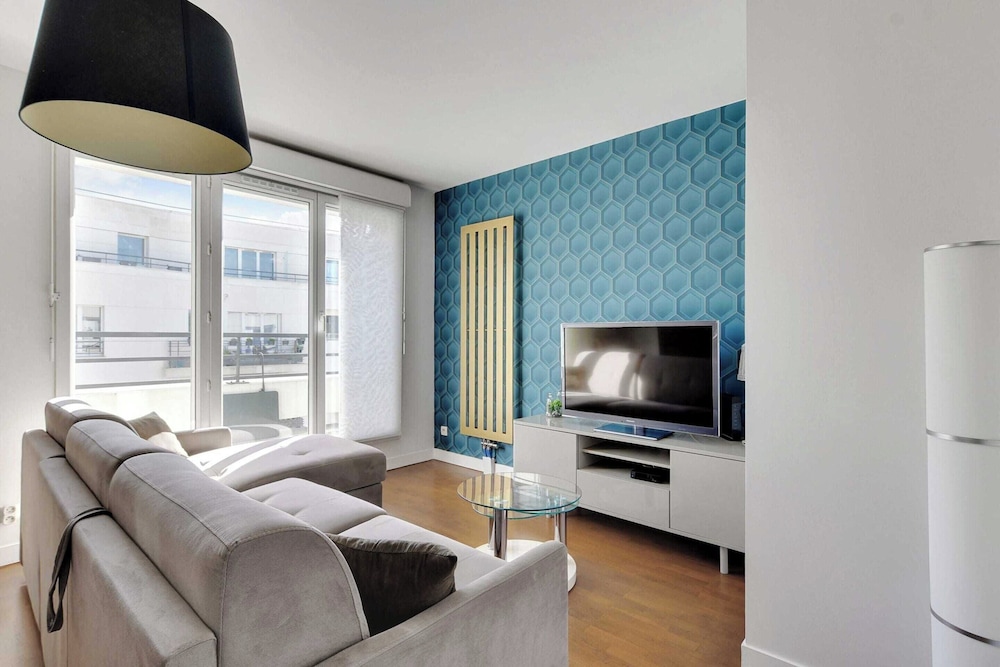 Cosy Apartment & Balcony 1br 4p Levallois perret — 4-Star Luxury Hotel in Levallois-Perret, France