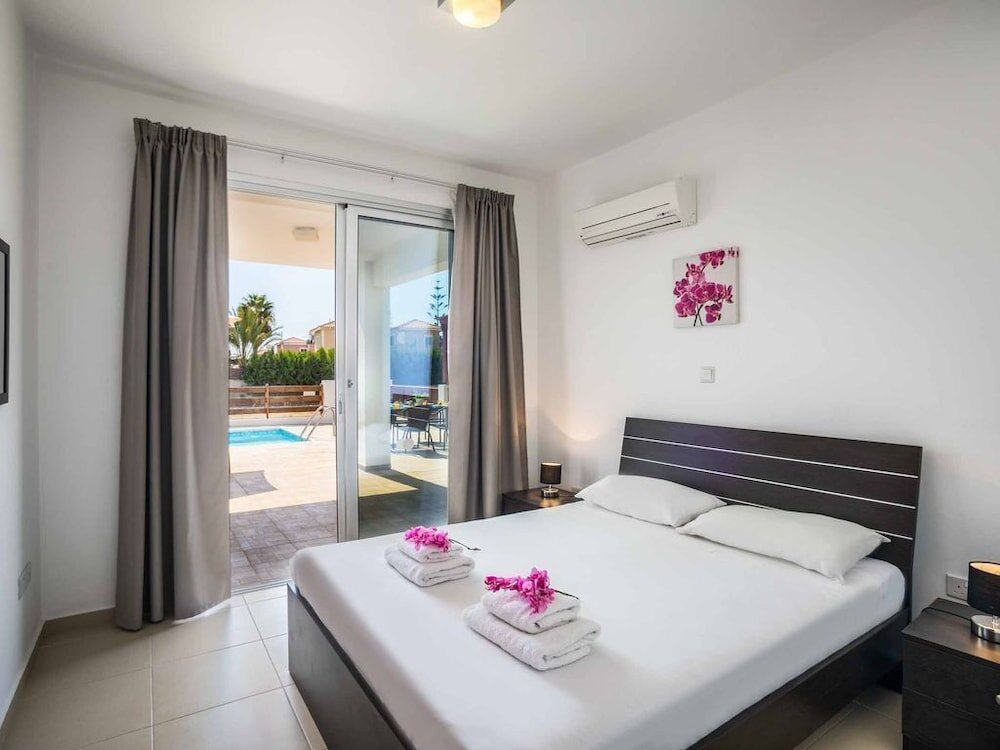 Villa White Jasmin