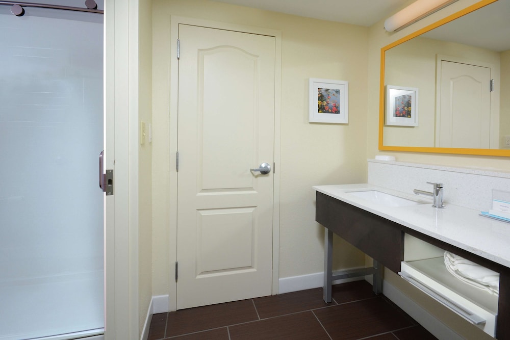 Hampton Inn & Suites Clinton I 26 - photo 25
