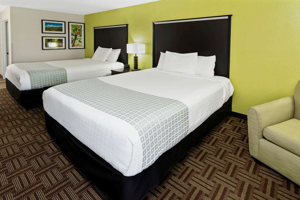 La Quinta Inn & Suites by Wyndham Fruita - photo 20