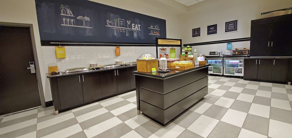 Hampton Inn Kearney - photo 49