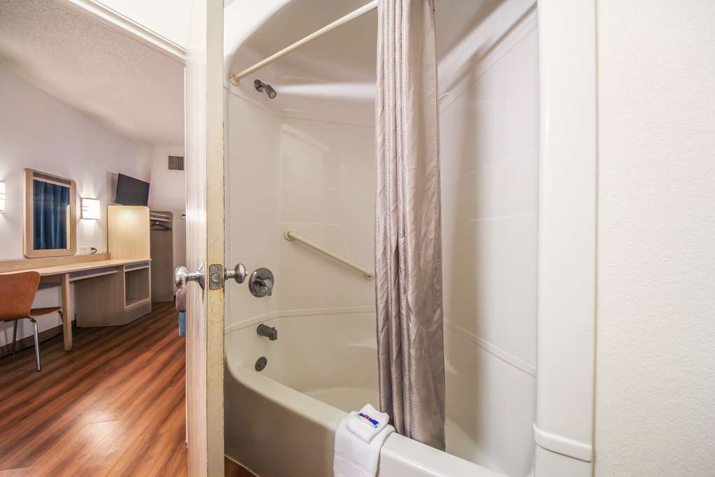 Motel 6 New Braunfels - photo 24